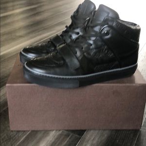 Signature LV Leather with straps...